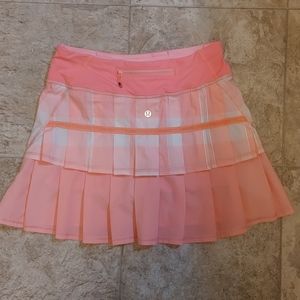 VEUC Lululemon Run Pace Setter Skirt 2 Pink Plaid